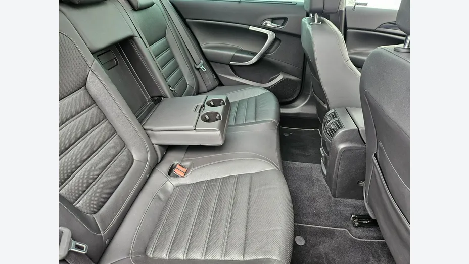 OPEL Insignia -