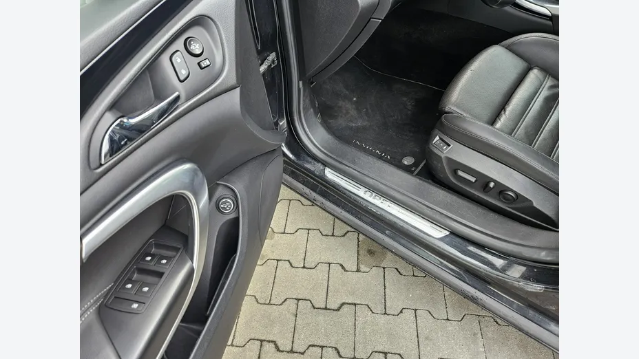 OPEL Insignia -