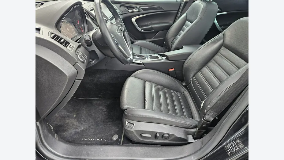 OPEL Insignia -