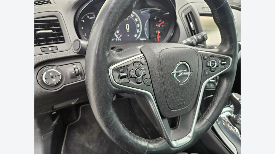 OPEL Insignia -