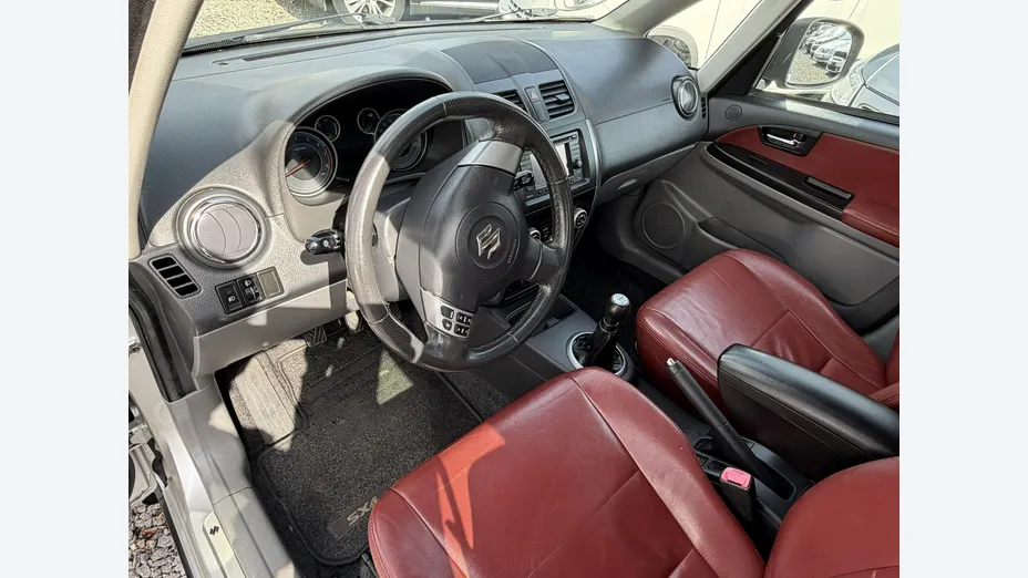 SUZUKI SX4 -