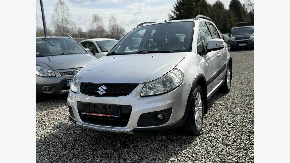 SUZUKI SX4 -
