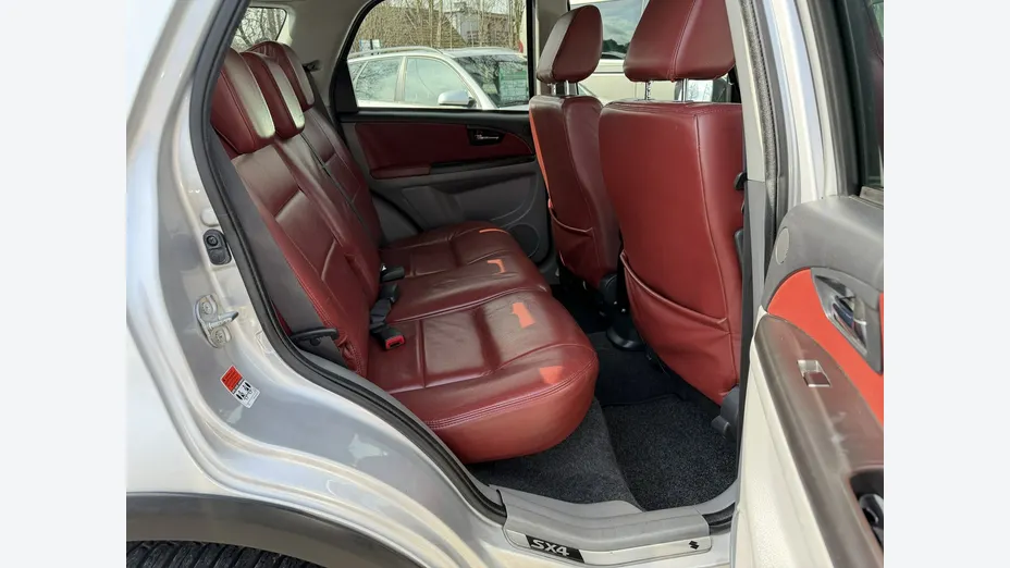 SUZUKI SX4 -