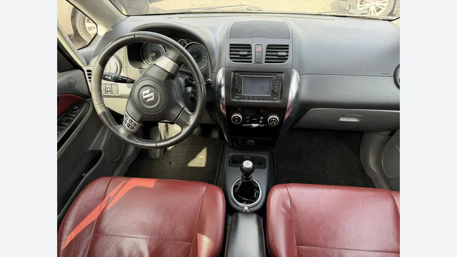 SUZUKI SX4 -