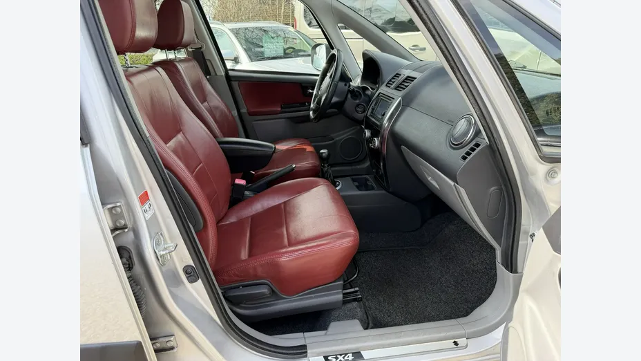 SUZUKI SX4 -
