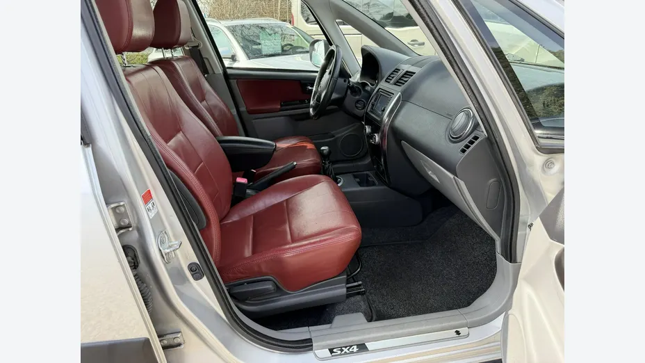 SUZUKI SX4 -