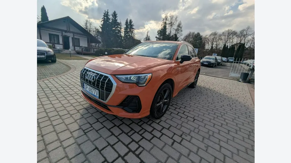 AUDI Q3 -