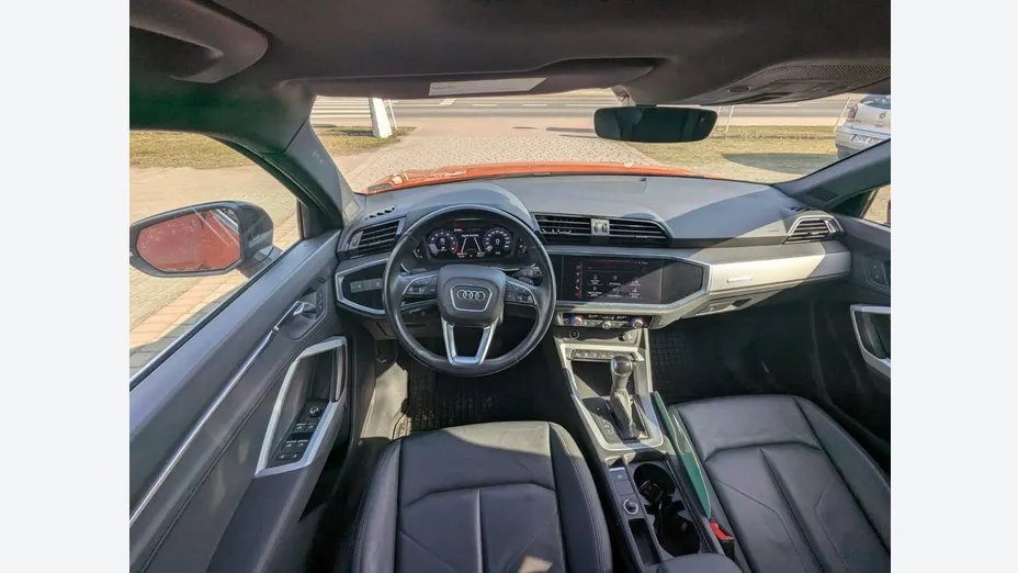 AUDI Q3 -
