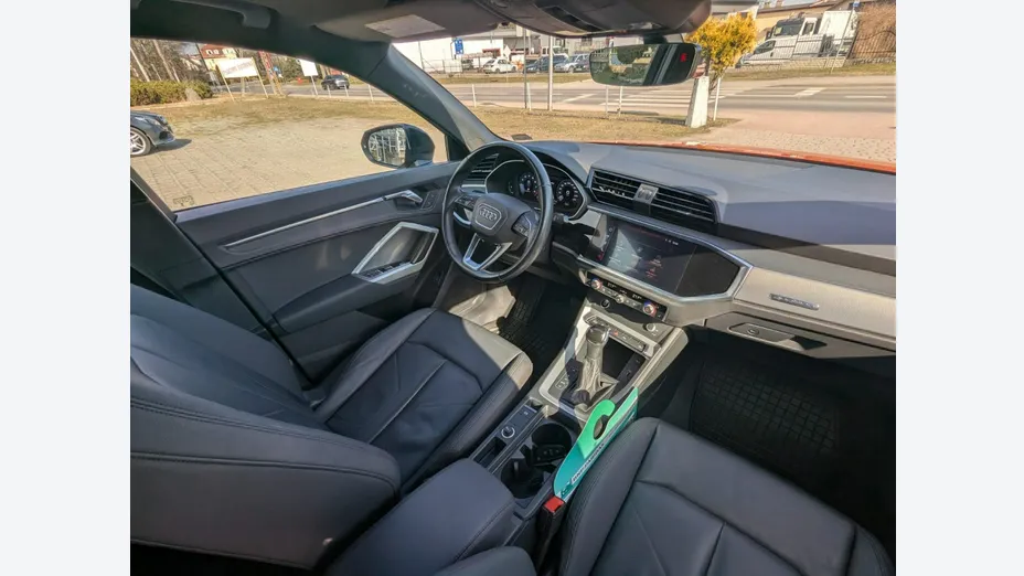 AUDI Q3 -