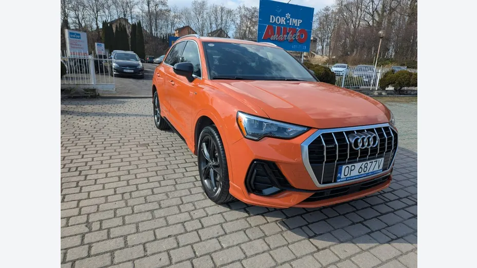 AUDI Q3 -