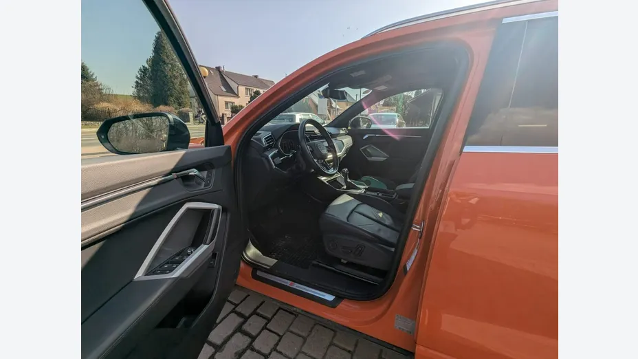 AUDI Q3 -