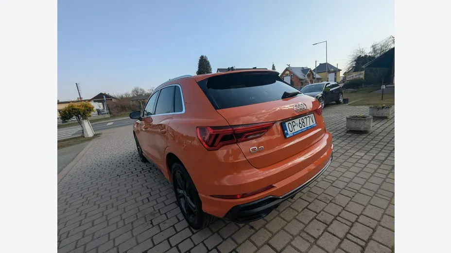 AUDI Q3 -