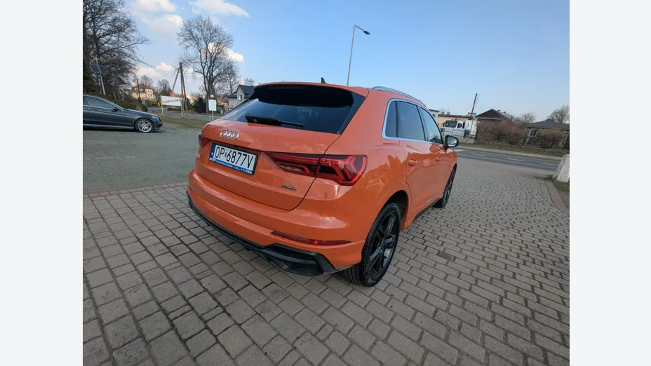 AUDI Q3 -