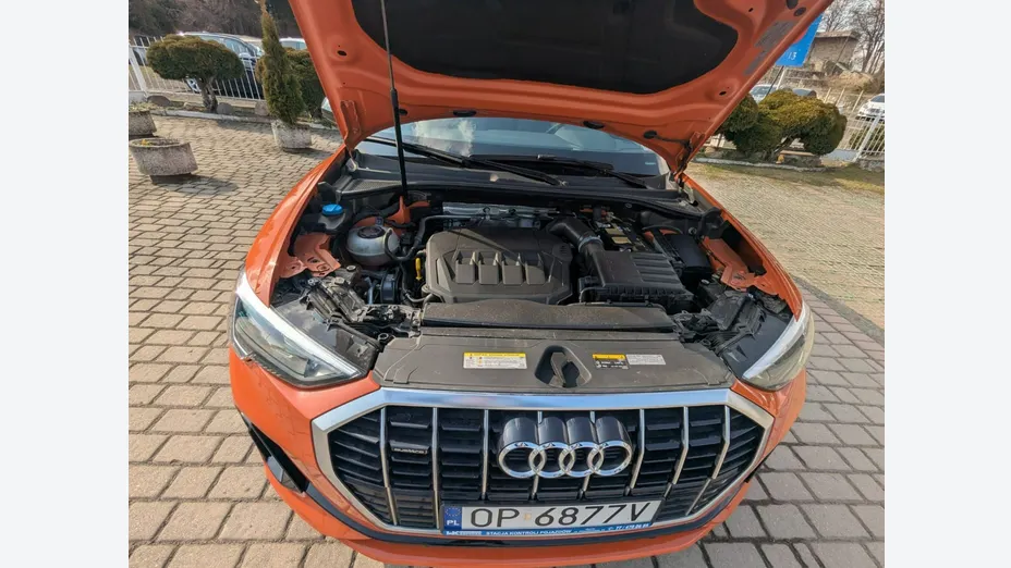 AUDI Q3 -
