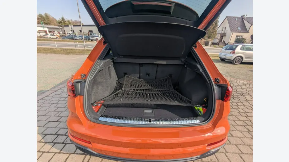 AUDI Q3 -