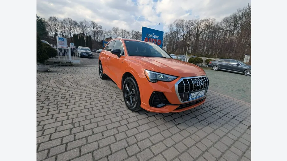 AUDI Q3 -