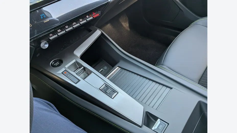 PEUGEOT 308 -