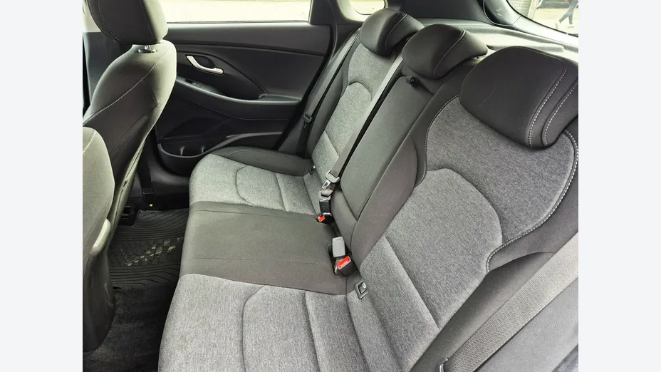 HYUNDAI i30 -