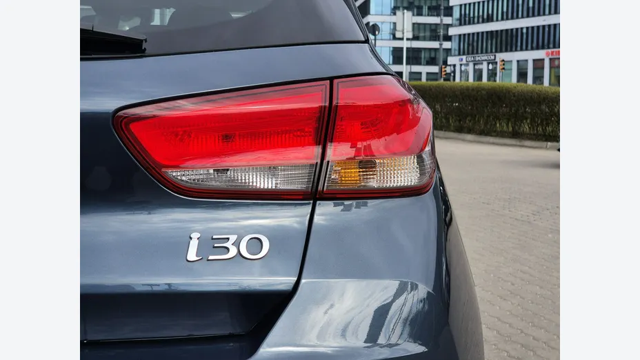 HYUNDAI i30 -