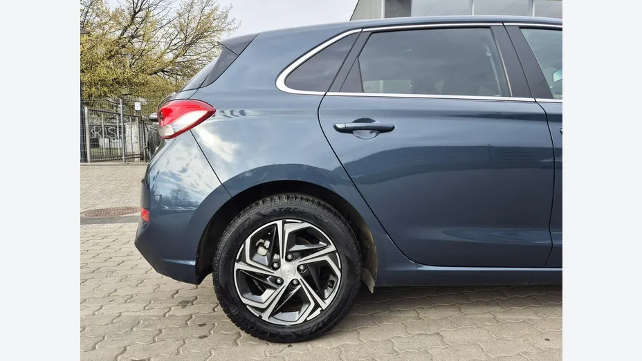 HYUNDAI i30 -