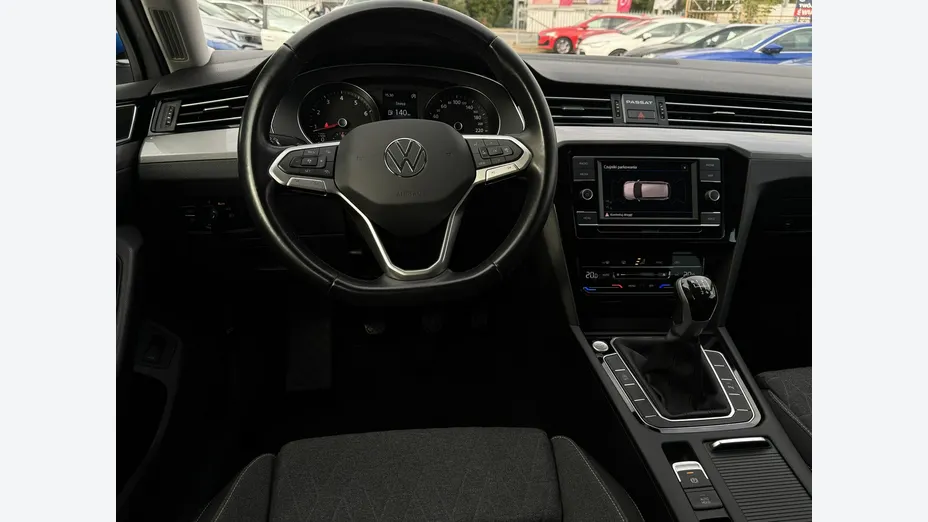VOLKSWAGEN Passat -