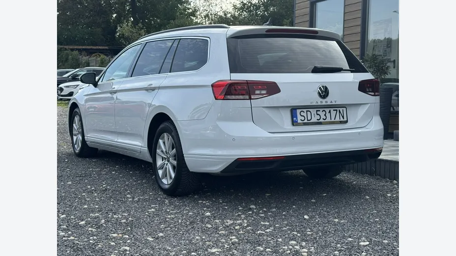 VOLKSWAGEN Passat -