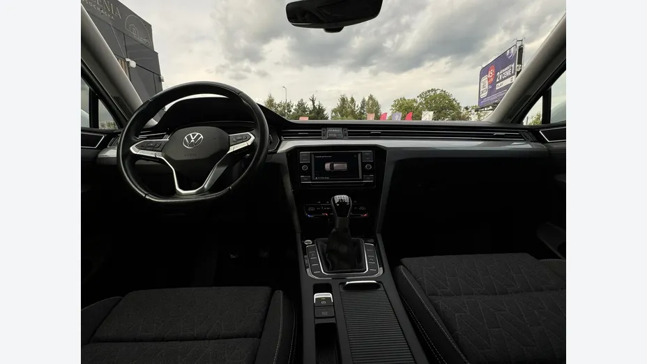 VOLKSWAGEN Passat -