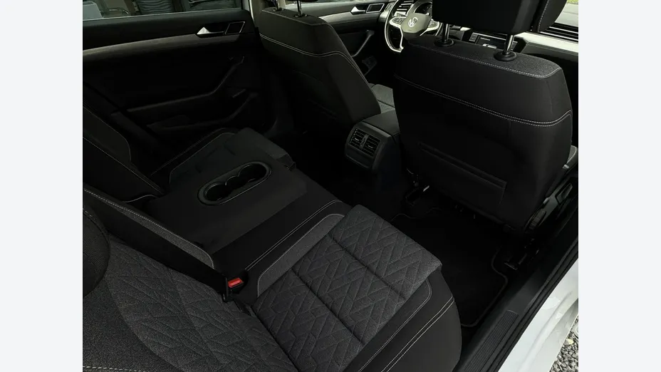VOLKSWAGEN Passat -