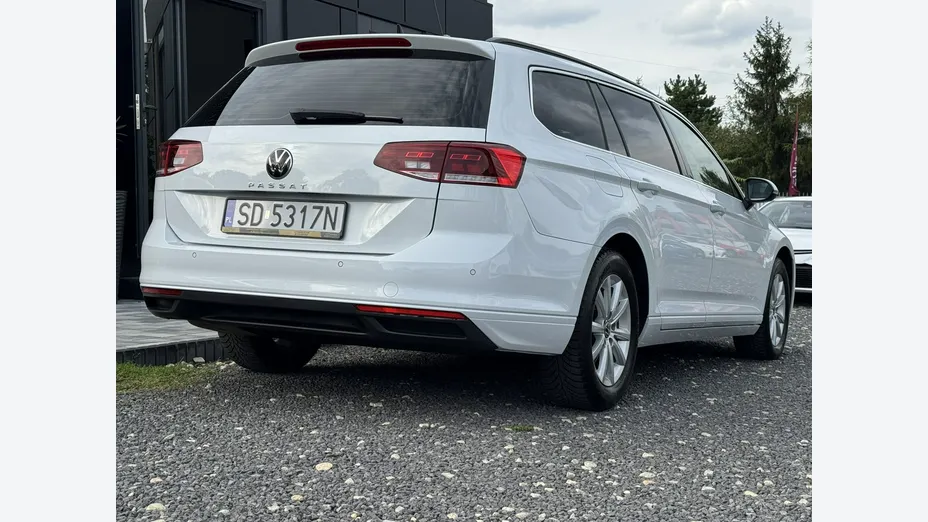VOLKSWAGEN Passat -