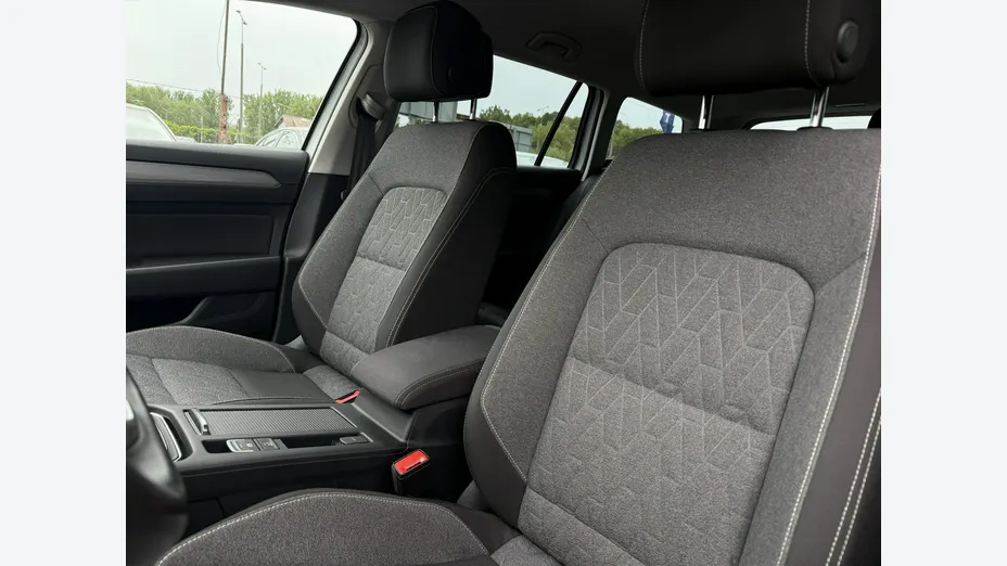 VOLKSWAGEN Passat -