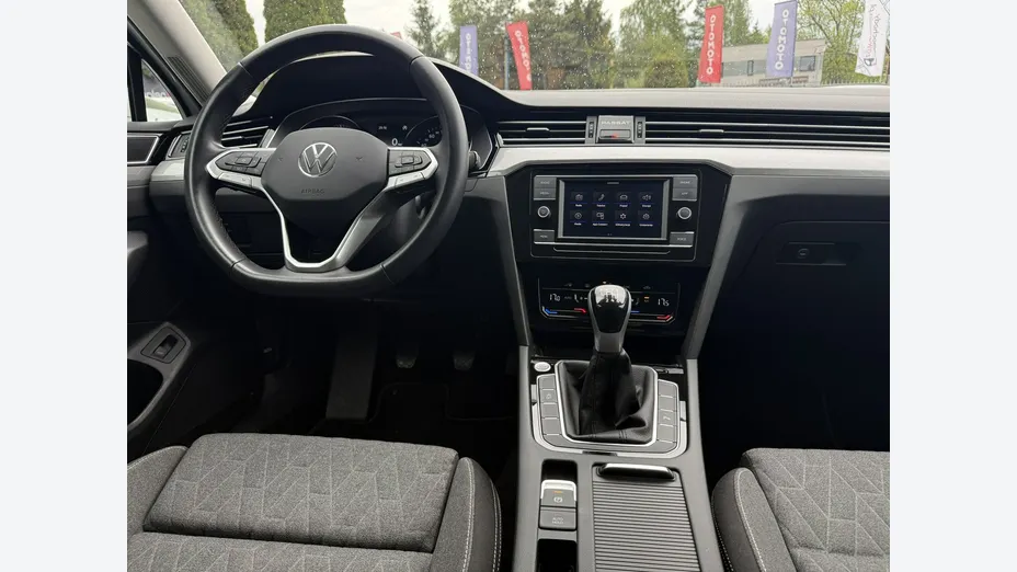 VOLKSWAGEN Passat -