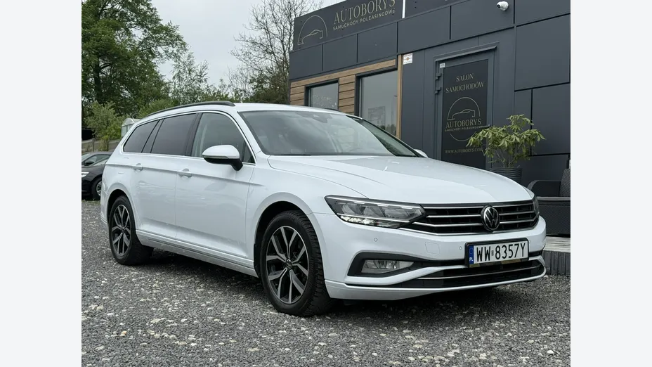 VOLKSWAGEN Passat -