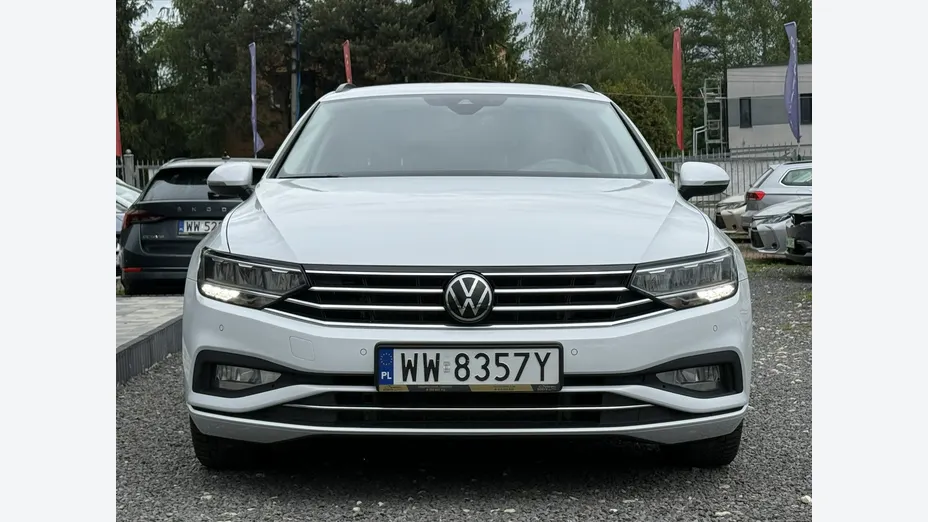 VOLKSWAGEN Passat -