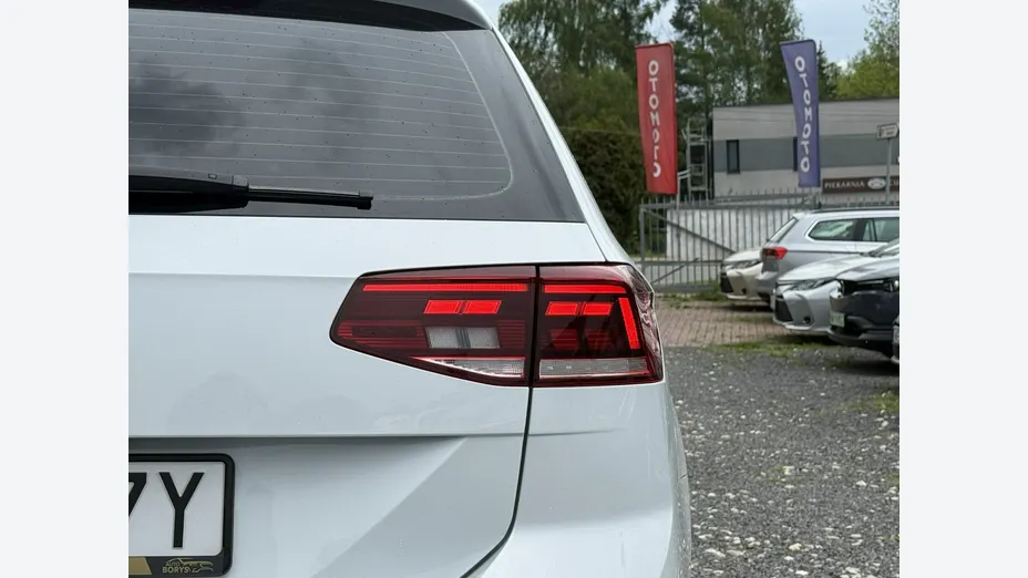 VOLKSWAGEN Passat -