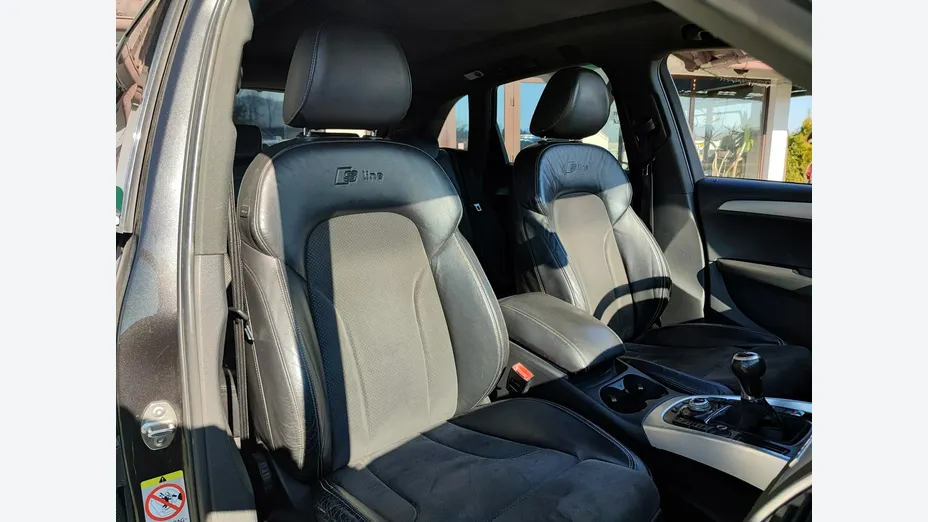 AUDI Q5 -