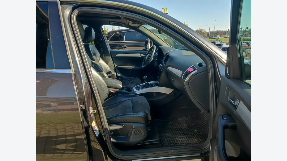 AUDI Q5 -