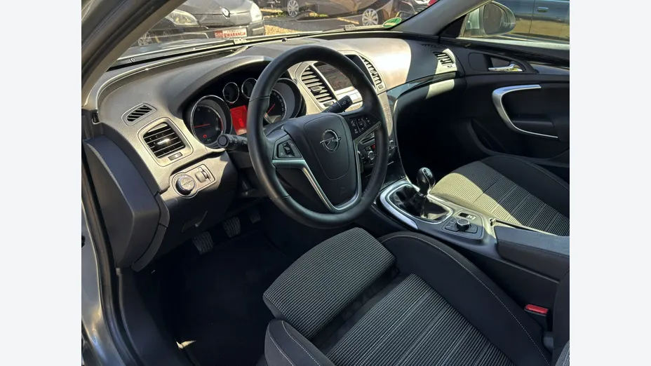 OPEL Insignia -