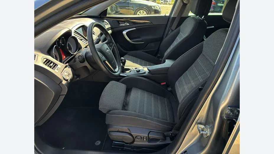OPEL Insignia -