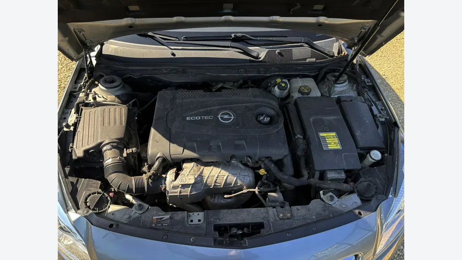 OPEL Insignia -
