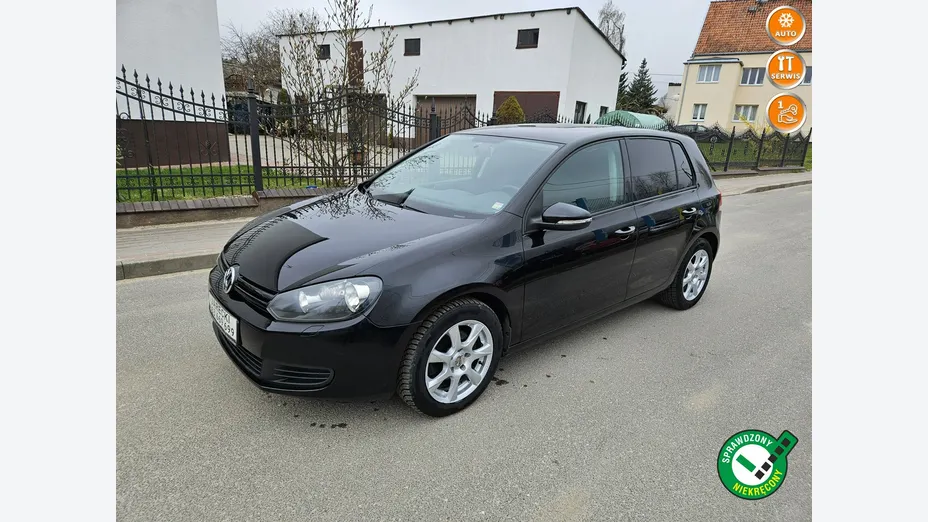 VOLKSWAGEN Golf -