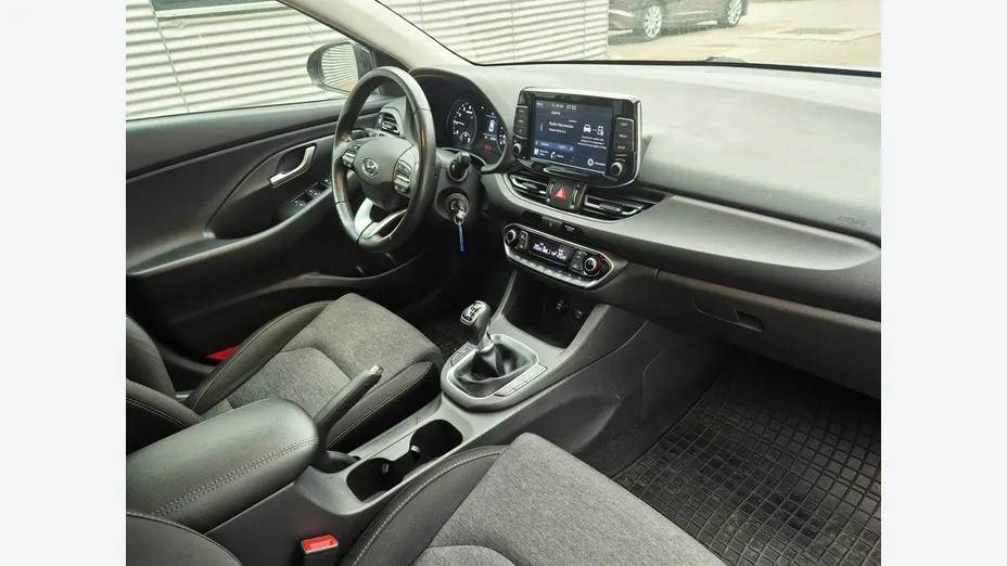 HYUNDAI i30 -