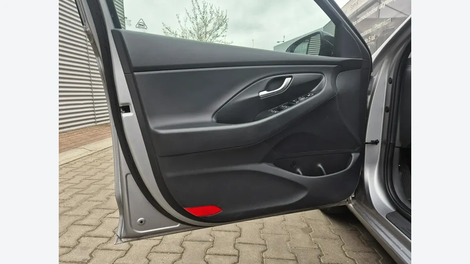 HYUNDAI i30 -