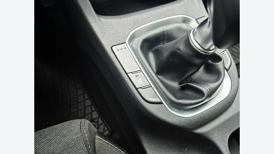 HYUNDAI i30 -
