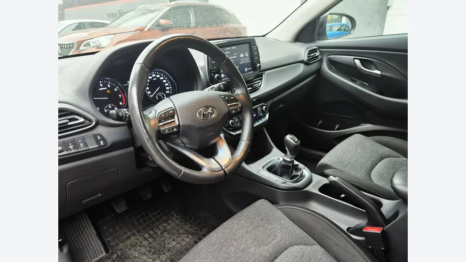 HYUNDAI i30 -