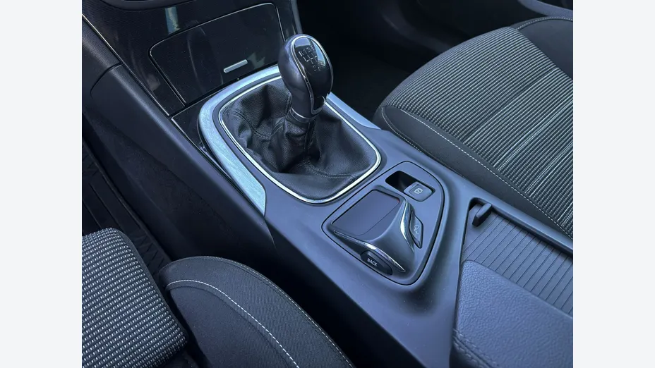 OPEL Insignia -
