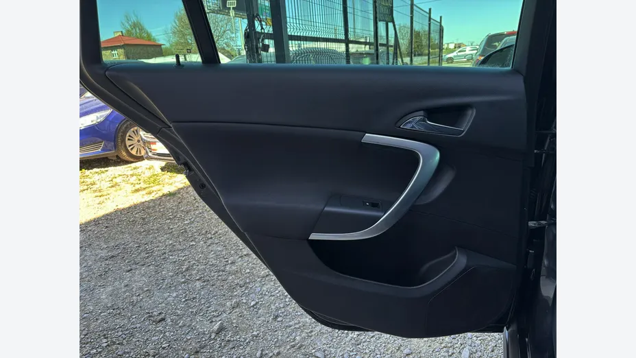 OPEL Insignia -