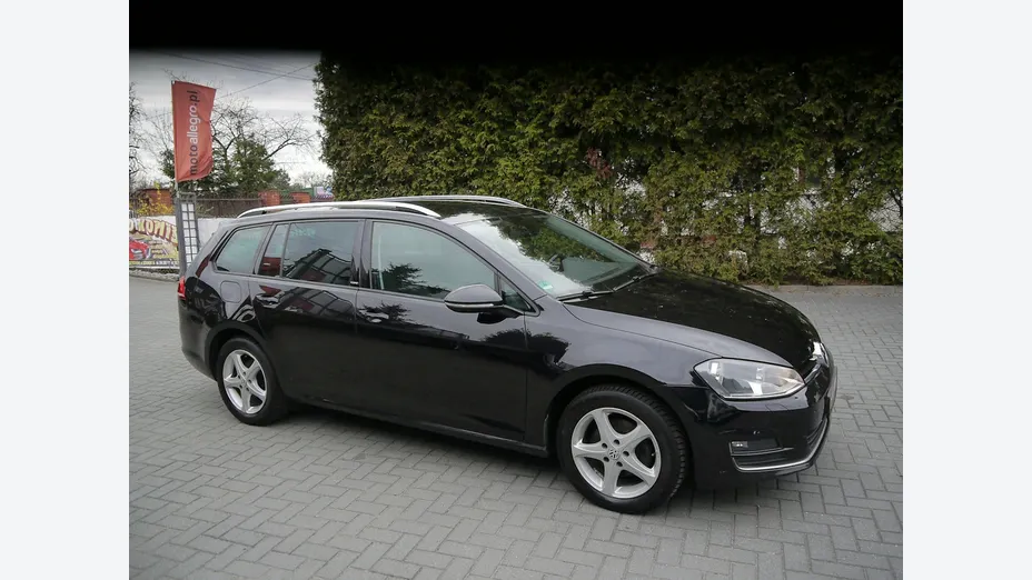 VOLKSWAGEN Golf -