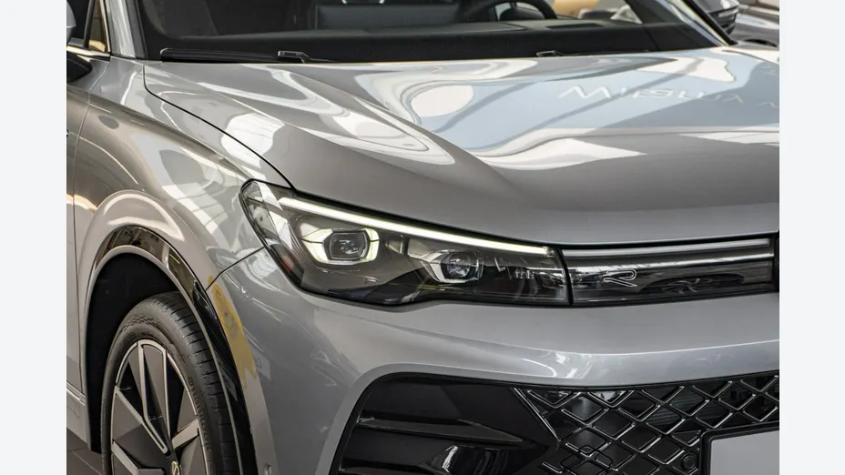 VOLKSWAGEN Tiguan -