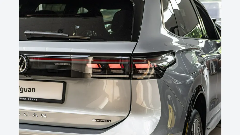 VOLKSWAGEN Tiguan -