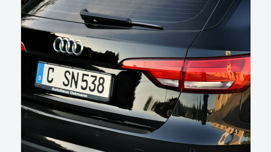 AUDI A4 -